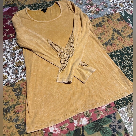 Torrid ribbed tee with crotchet sleeve detail. Size 1 - Picture 3 of 7